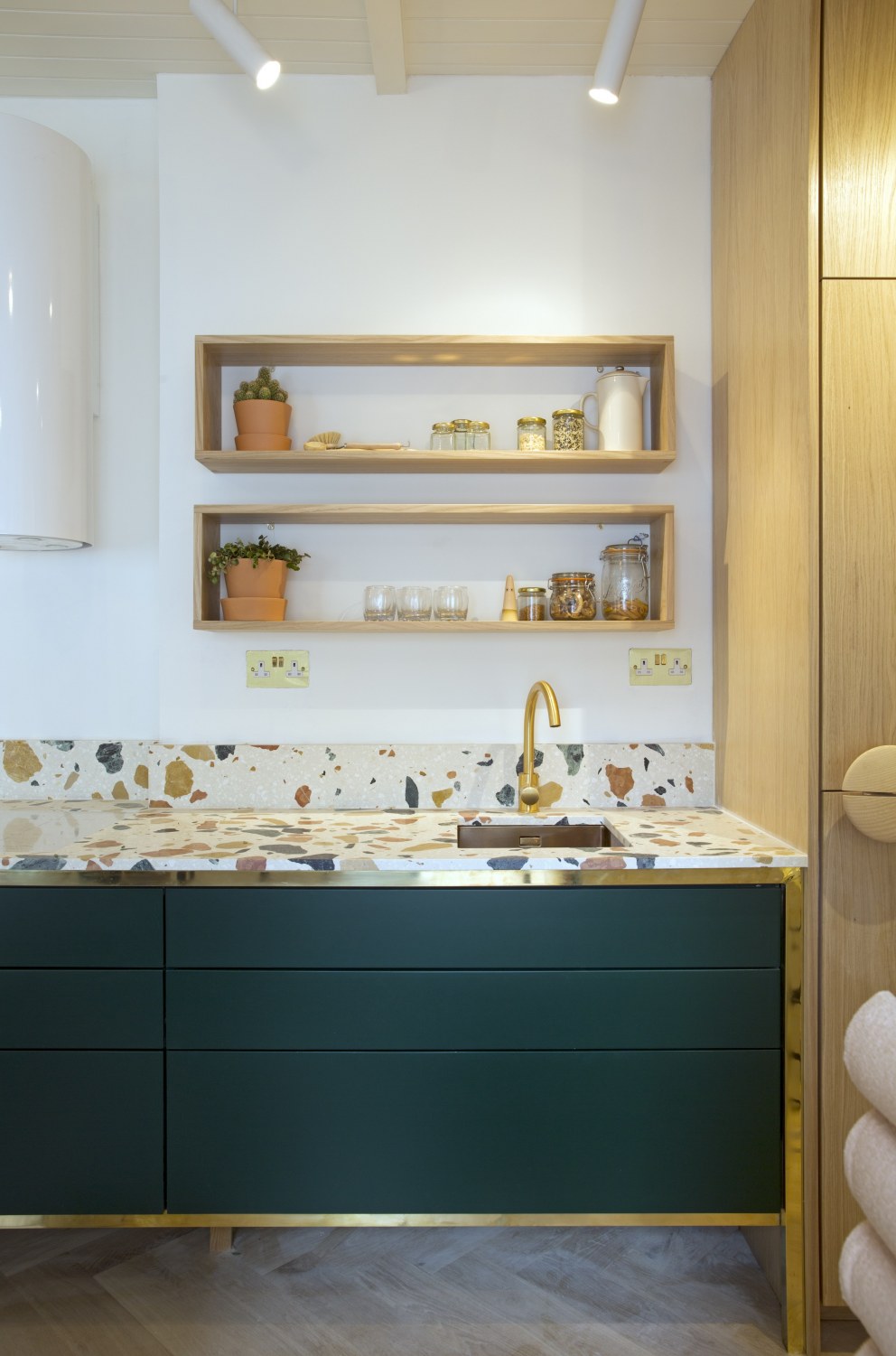 Nottiing Hill Micro Apartment | Kitchen 2 | Interior Designers